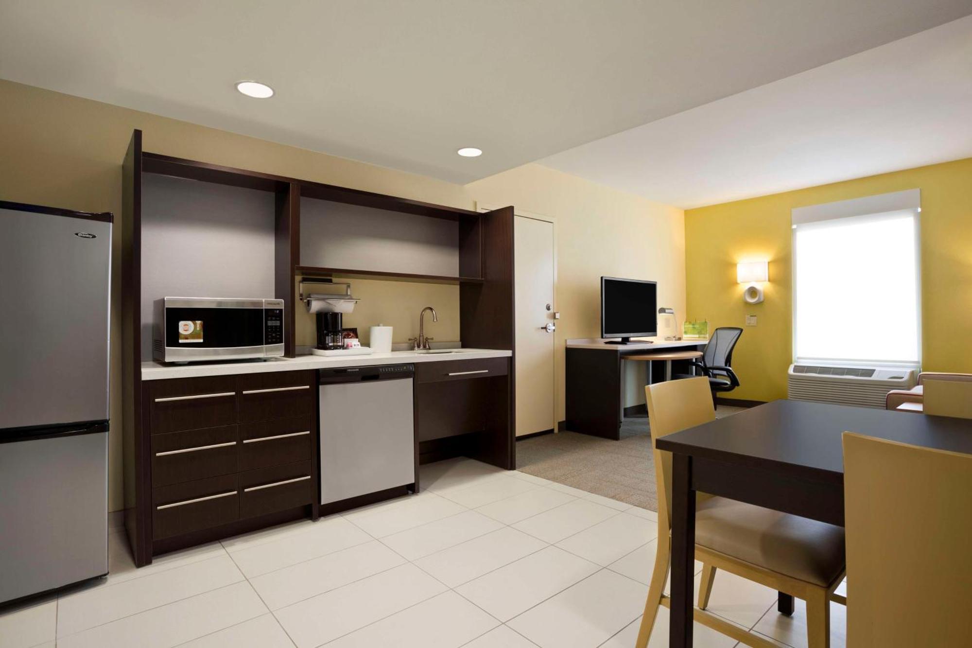Home2 Suites By Hilton Greensboro Airport, Nc Bagian luar foto